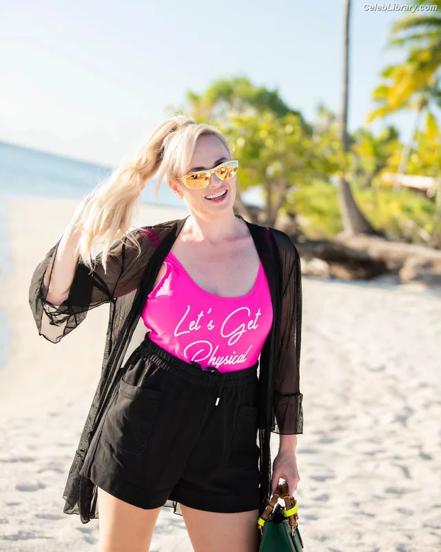Rebel Wilson photo 16 of 123
