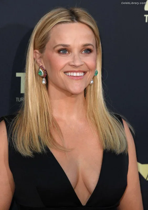 Reese Witherspoon photo 19 of 158