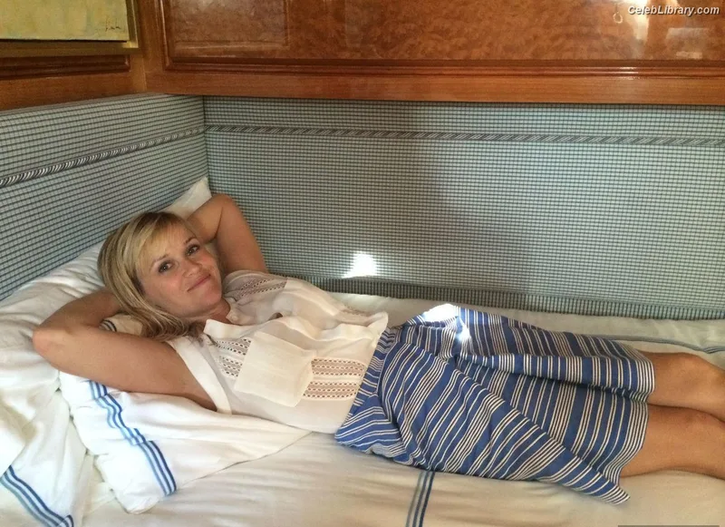 Reese Witherspoon photo 1 of 158