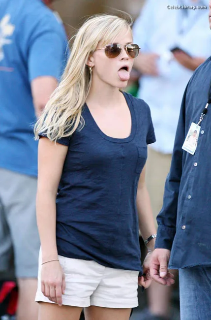 Reese Witherspoon photo 2 of 158