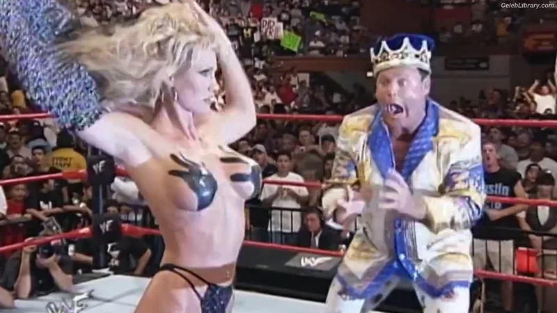 Rena Lesnar photo 20 of 30