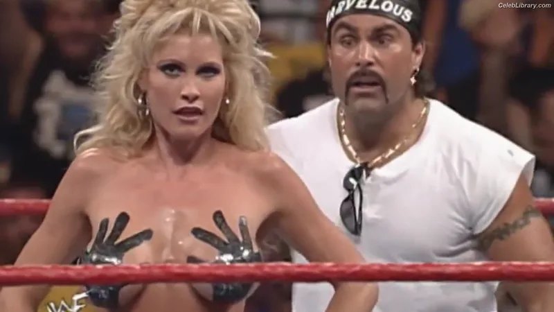 Rena Lesnar photo 22 of 30