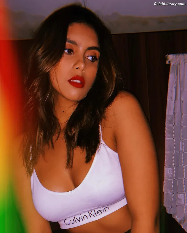 Renata Vaca photo 1 of 12