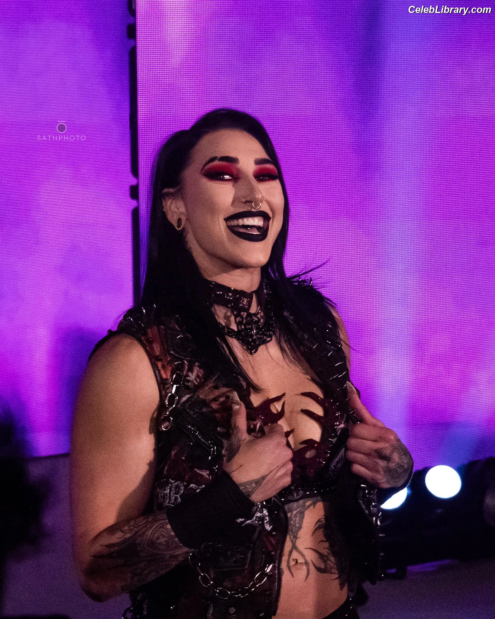 Rhea Ripley photo 4 of 913