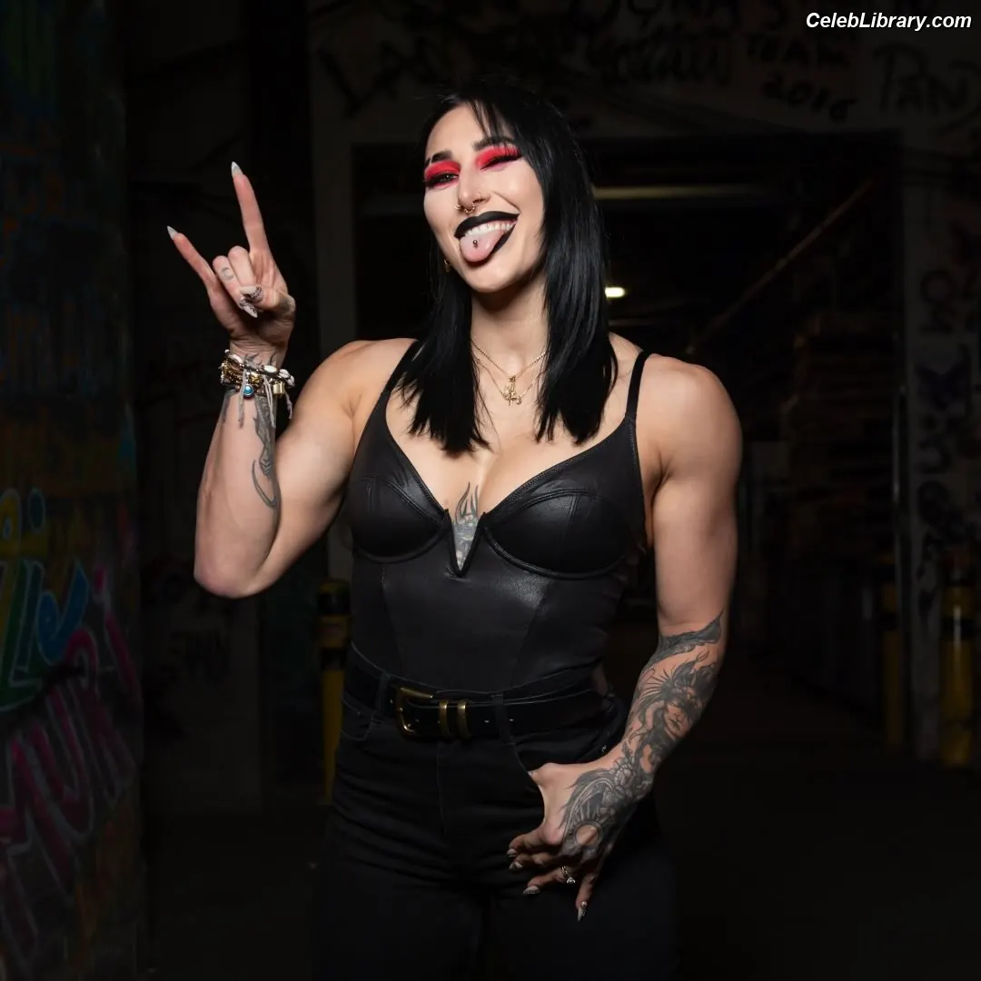 Rhea Ripley photo 3 of 913