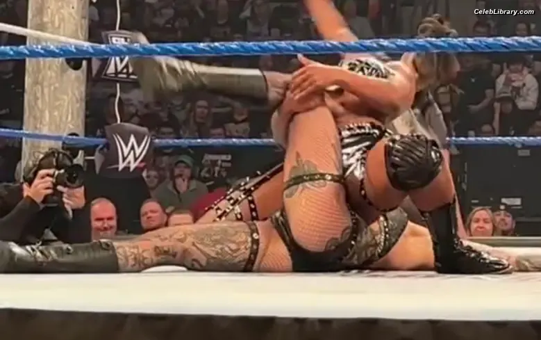 Rhea Ripley photo 1 of 913