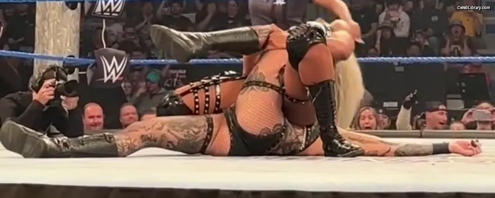Rhea Ripley photo 3 of 913
