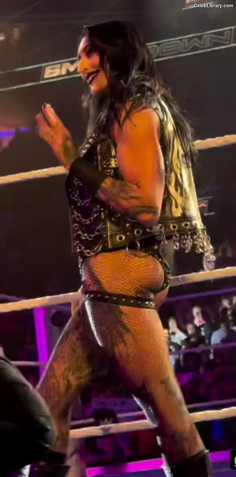 Rhea Ripley photo 7 of 913