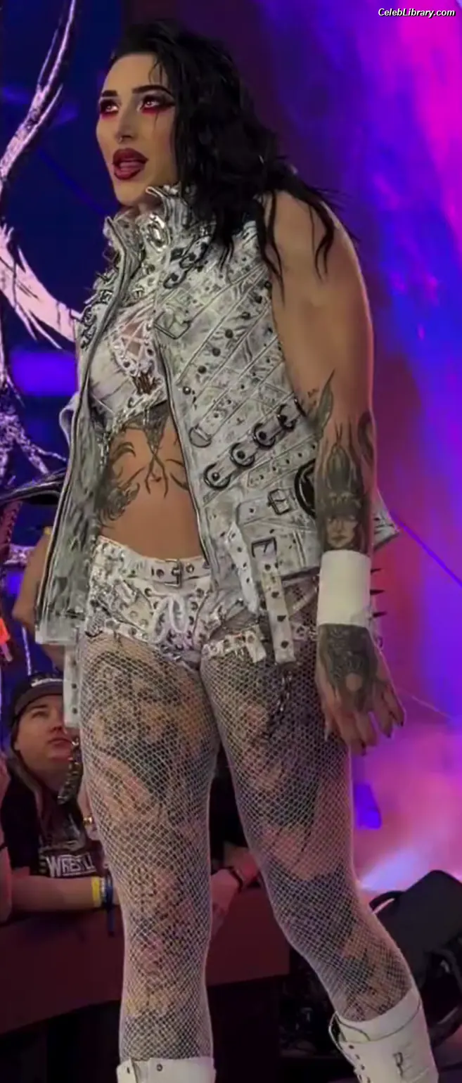 Rhea Ripley photo 12 of 913