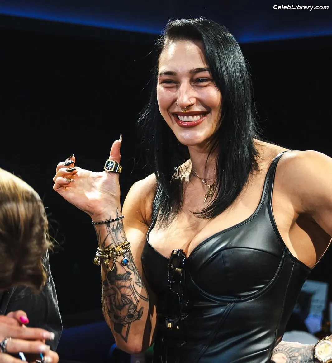 Rhea Ripley photo 21 of 913