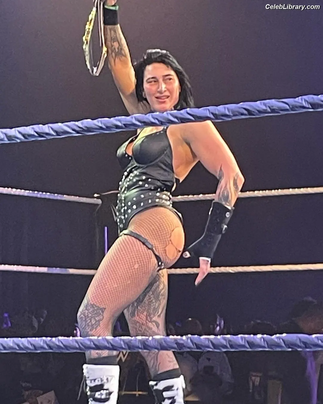 Rhea Ripley photo 5 of 913