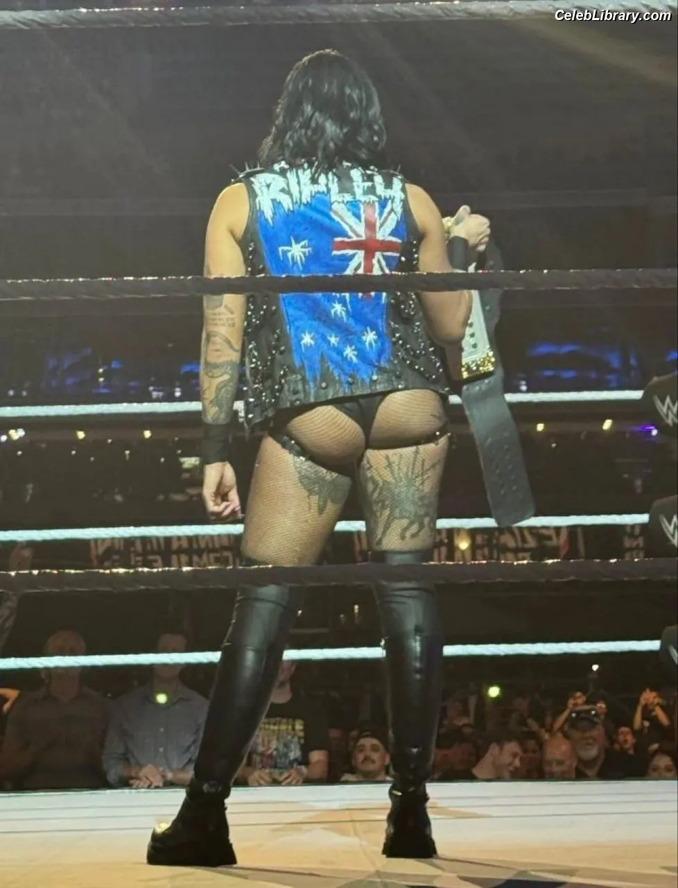 Rhea Ripley photo 23 of 913