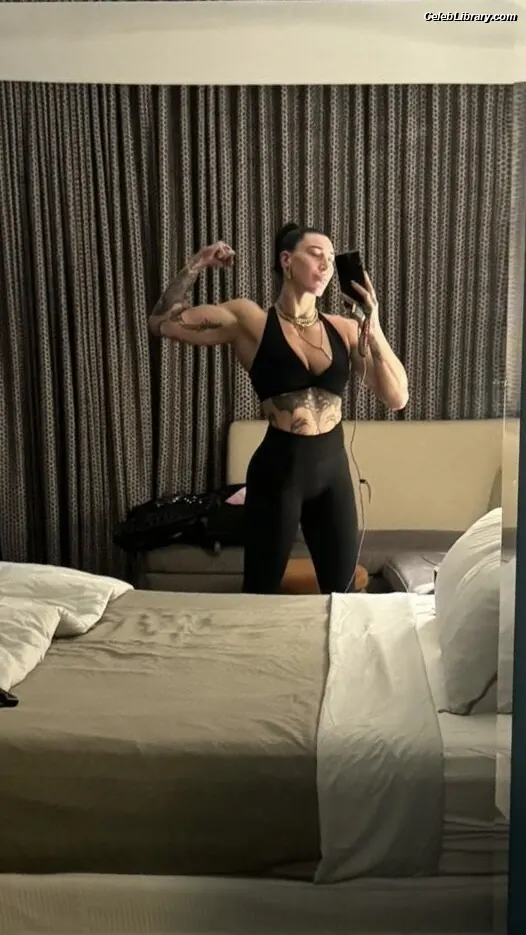 Rhea Ripley photo 1 of 913