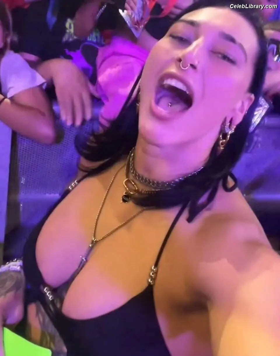 Rhea Ripley photo 24 of 913