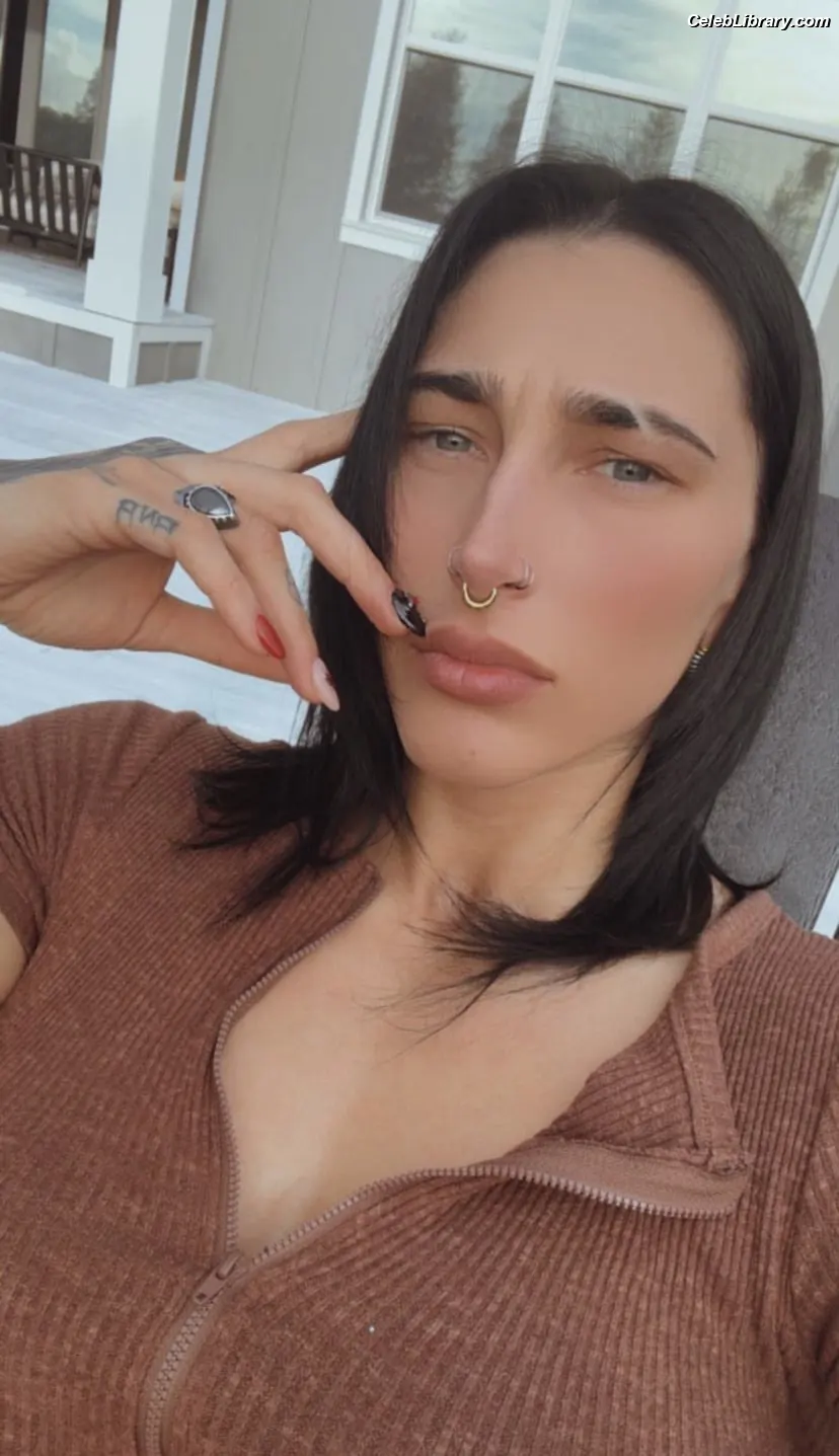 Rhea Ripley photo 4 of 913