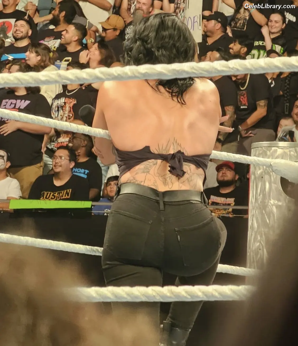 Rhea Ripley photo 6 of 913