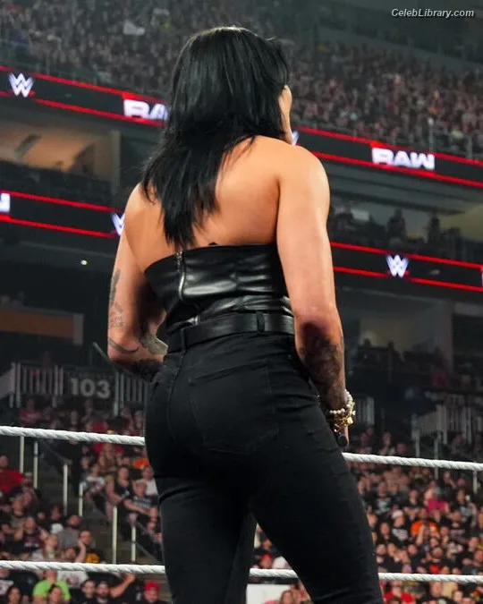Rhea Ripley photo 7 of 908