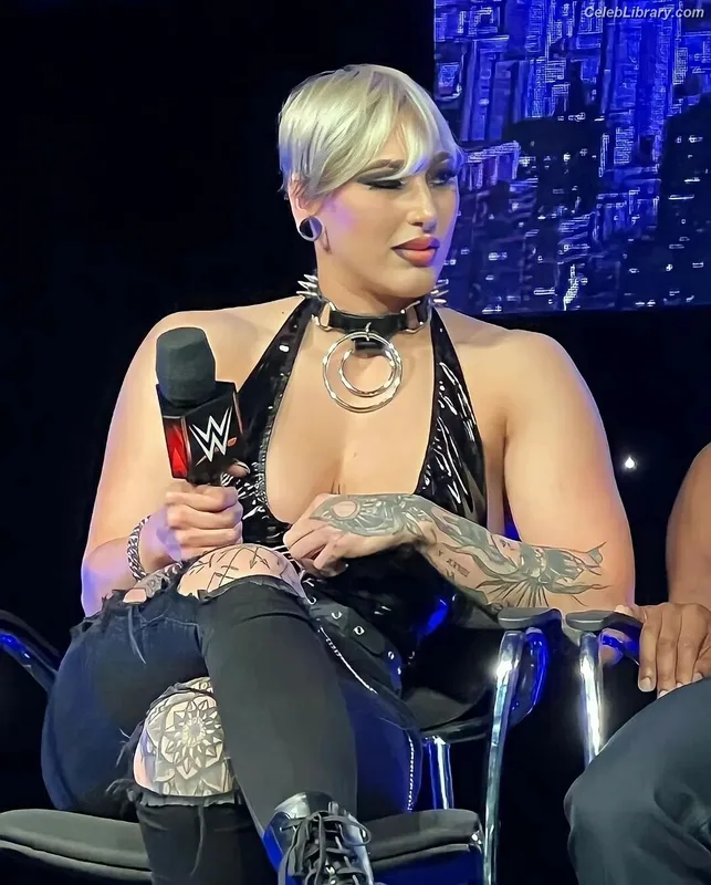 Rhea Ripley photo 12 of 908