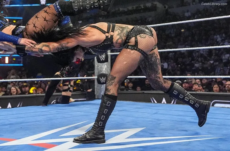 Rhea Ripley photo 1 of 908
