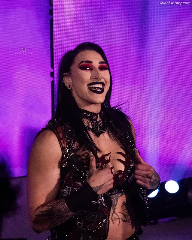 Rhea Ripley photo 4 of 908