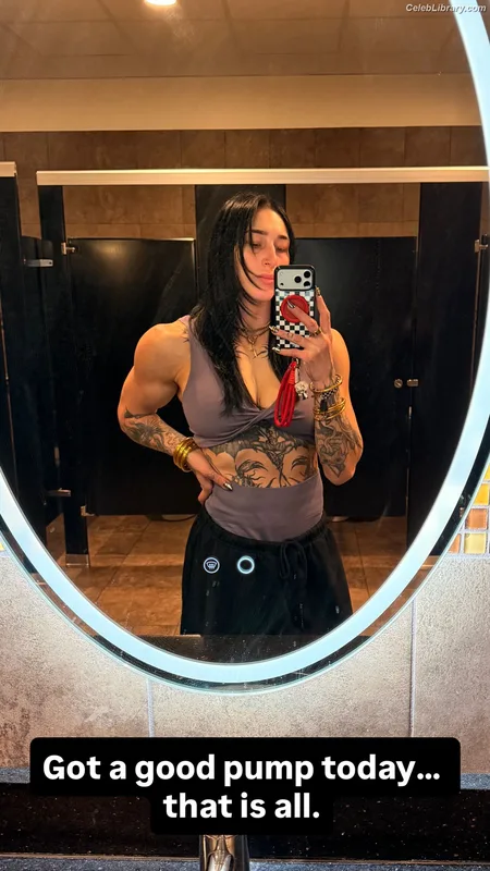 Rhea Ripley photo 2 of 908