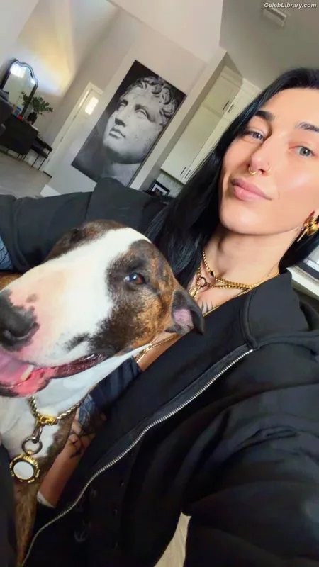 Rhea Ripley photo 2 of 908