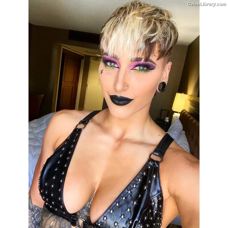 Rhea Ripley photo 2 of 908