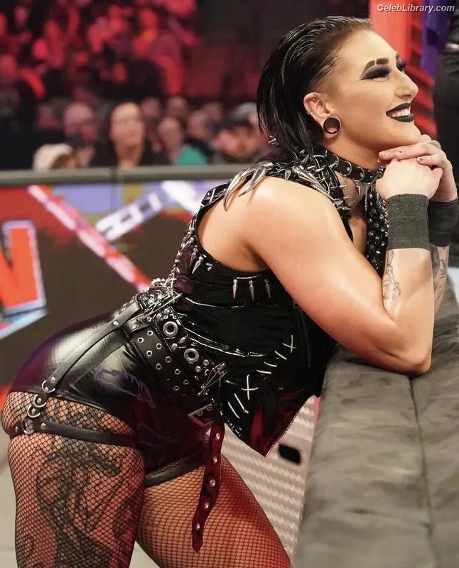 Rhea Ripley photo 10 of 908