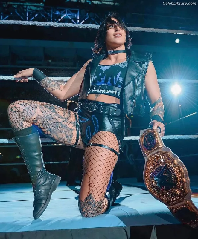 Rhea Ripley photo 4 of 908