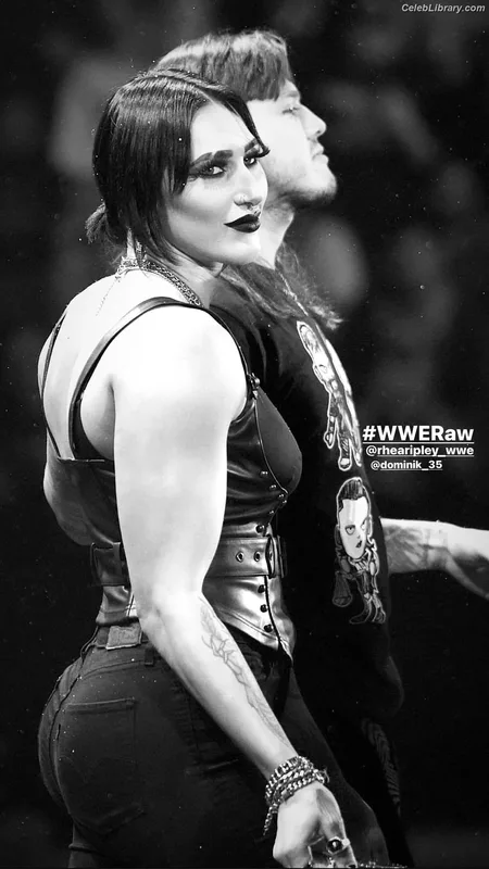 Rhea Ripley photo 1 of 908