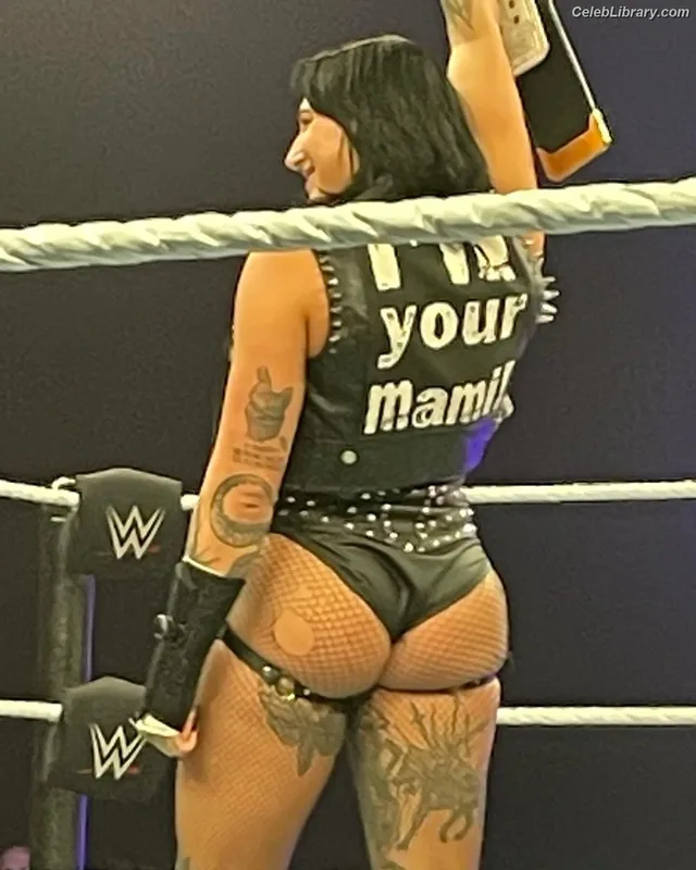 Rhea Ripley photo 1 of 908