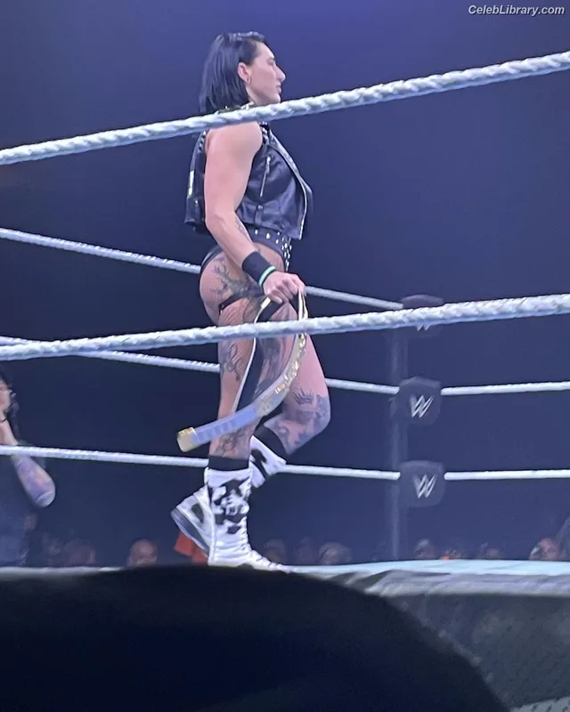 Rhea Ripley photo 2 of 908