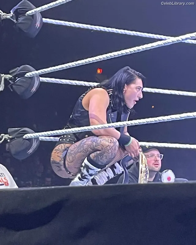 Rhea Ripley photo 3 of 908