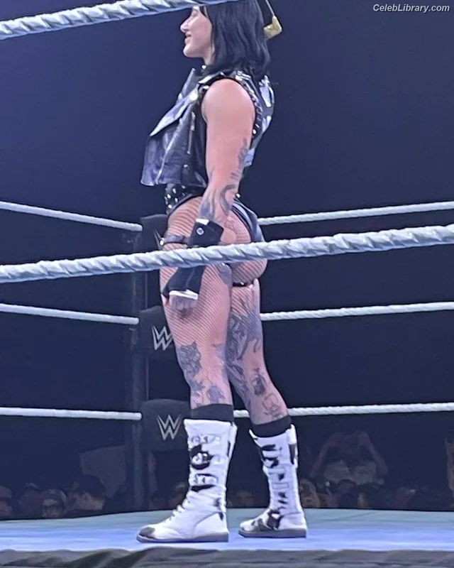 Rhea Ripley photo 4 of 908