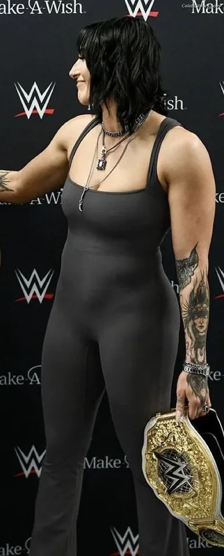 Rhea Ripley photo 19 of 908