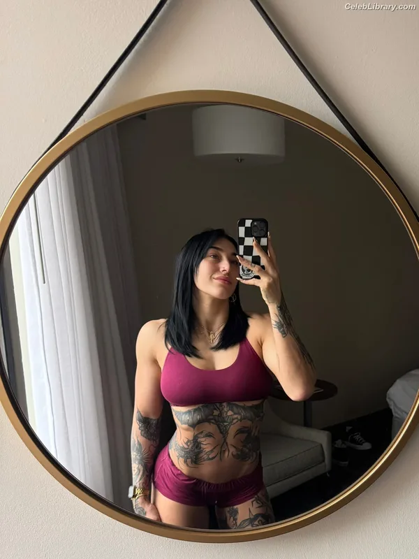 Rhea Ripley photo 4 of 908