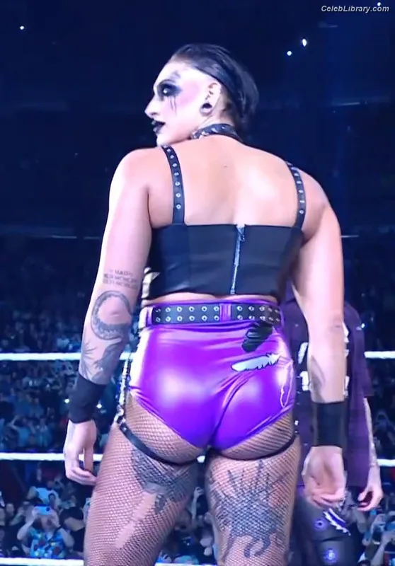 Rhea Ripley photo 4 of 908