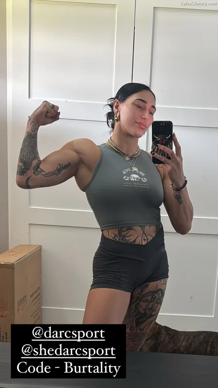 Rhea Ripley photo 15 of 908