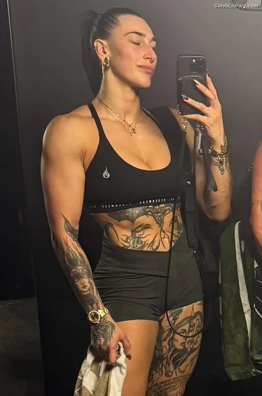 Rhea Ripley photo 3 of 908