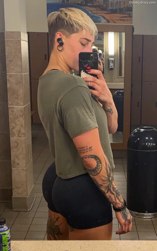 Rhea Ripley photo 3 of 908