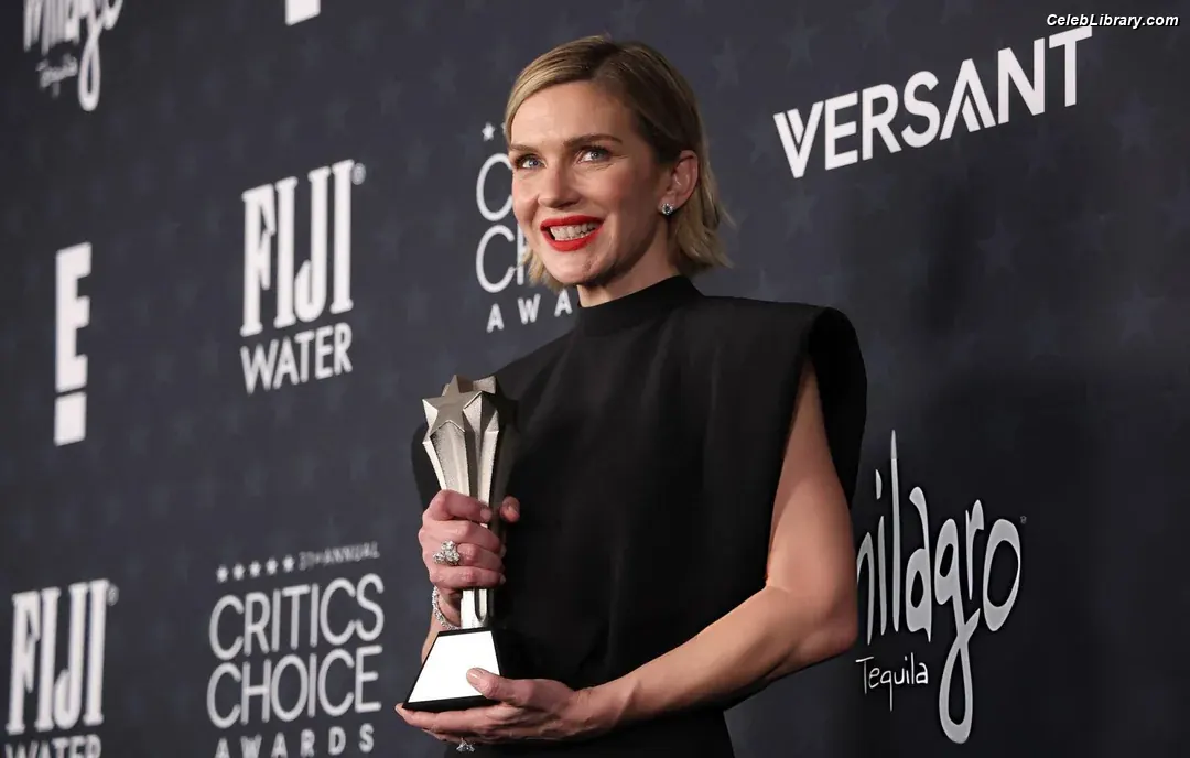 Rhea Seehorn photo 2 of 402