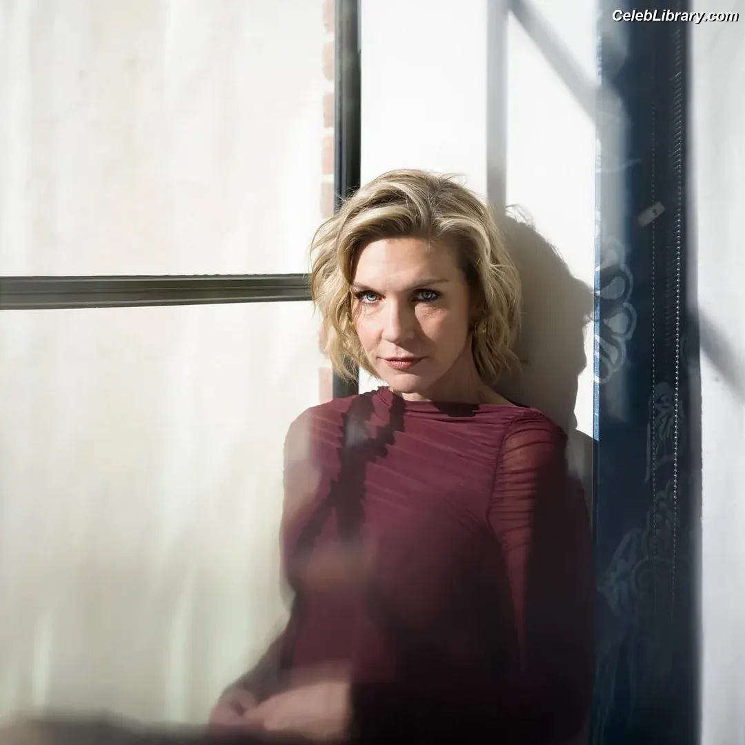 Rhea Seehorn photo 13 of 402