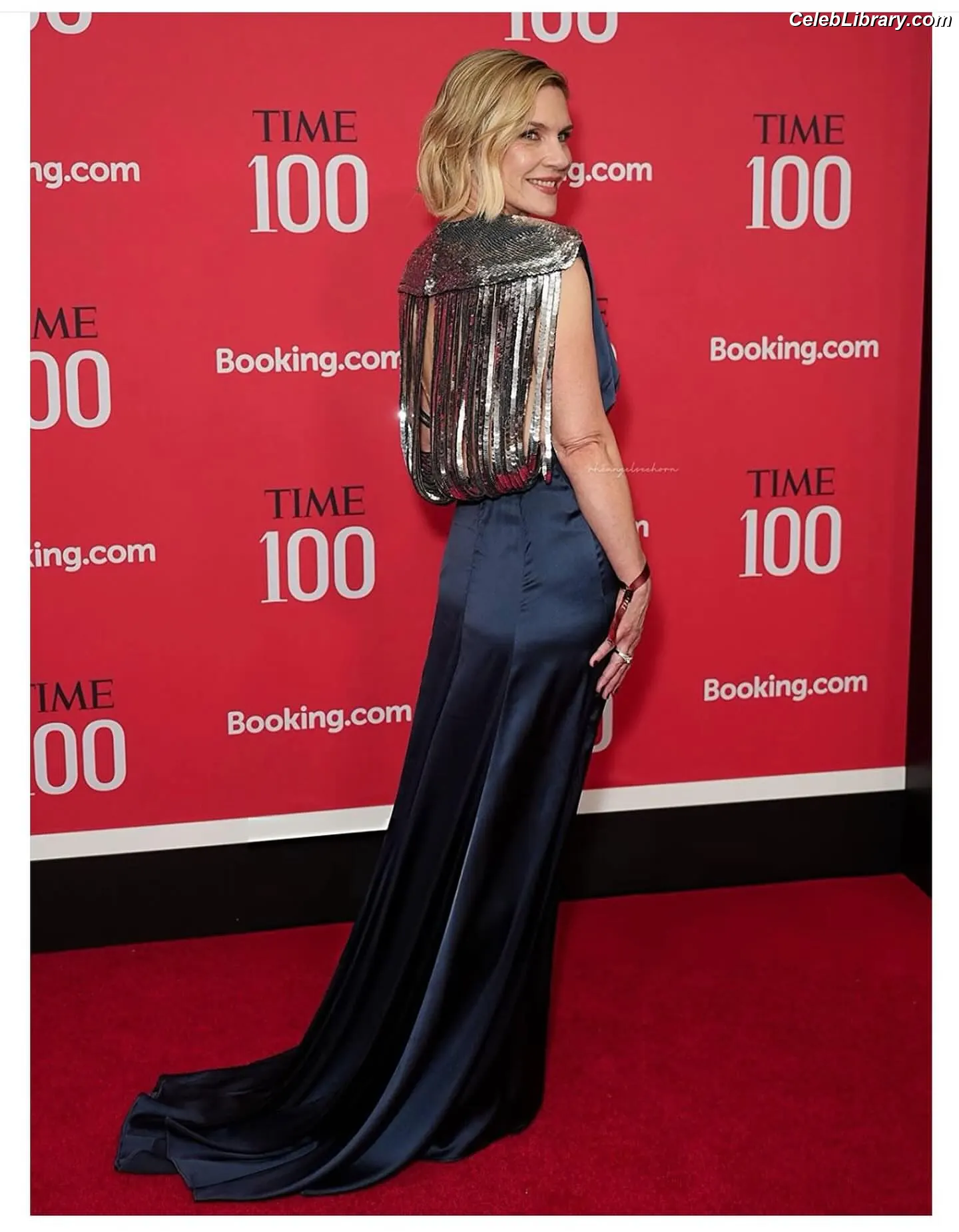 Rhea Seehorn photo 9 of 402