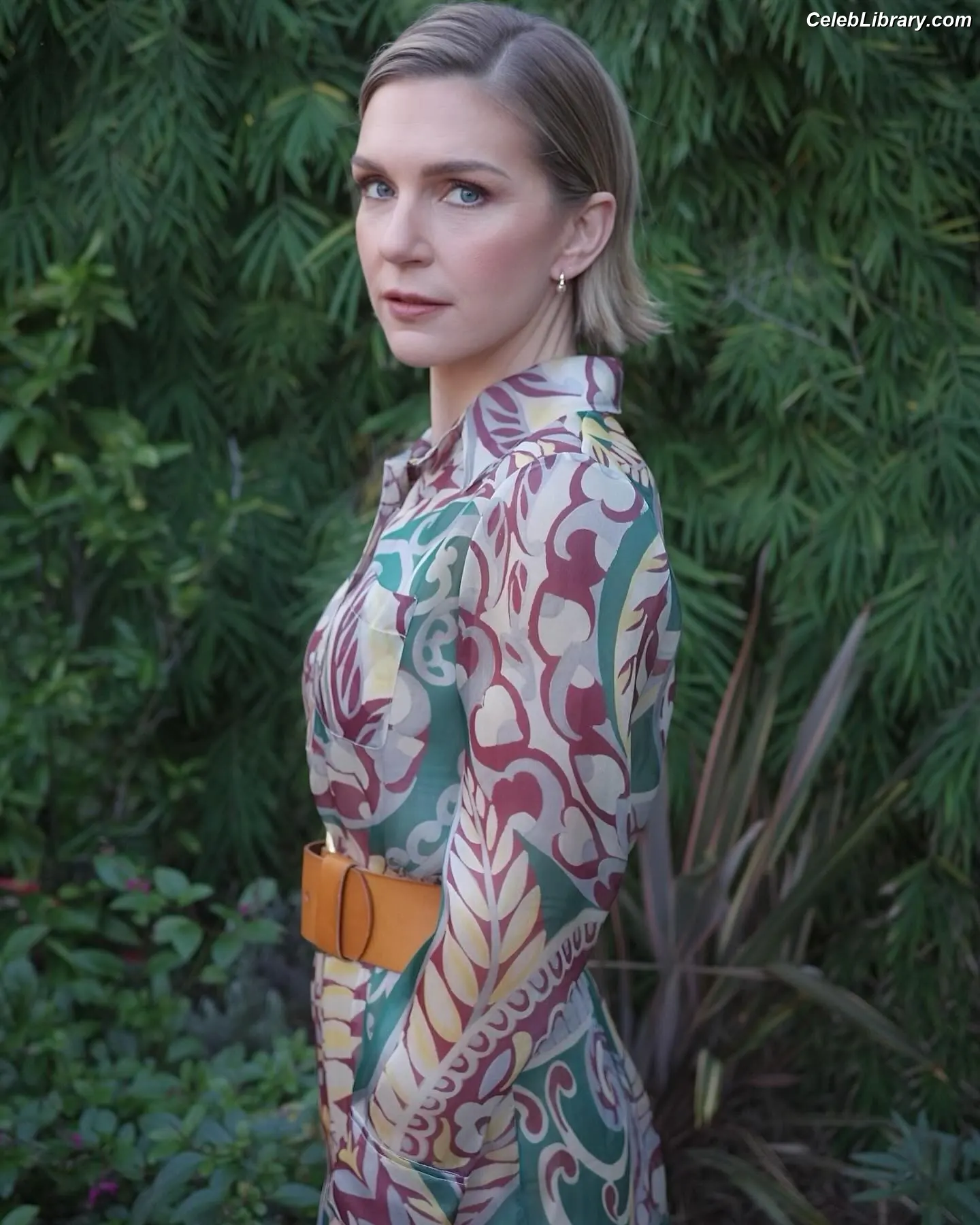Rhea Seehorn photo 22 of 402