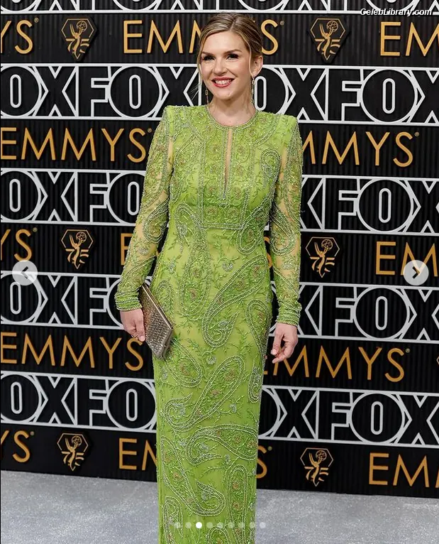 Rhea Seehorn photo 11 of 402