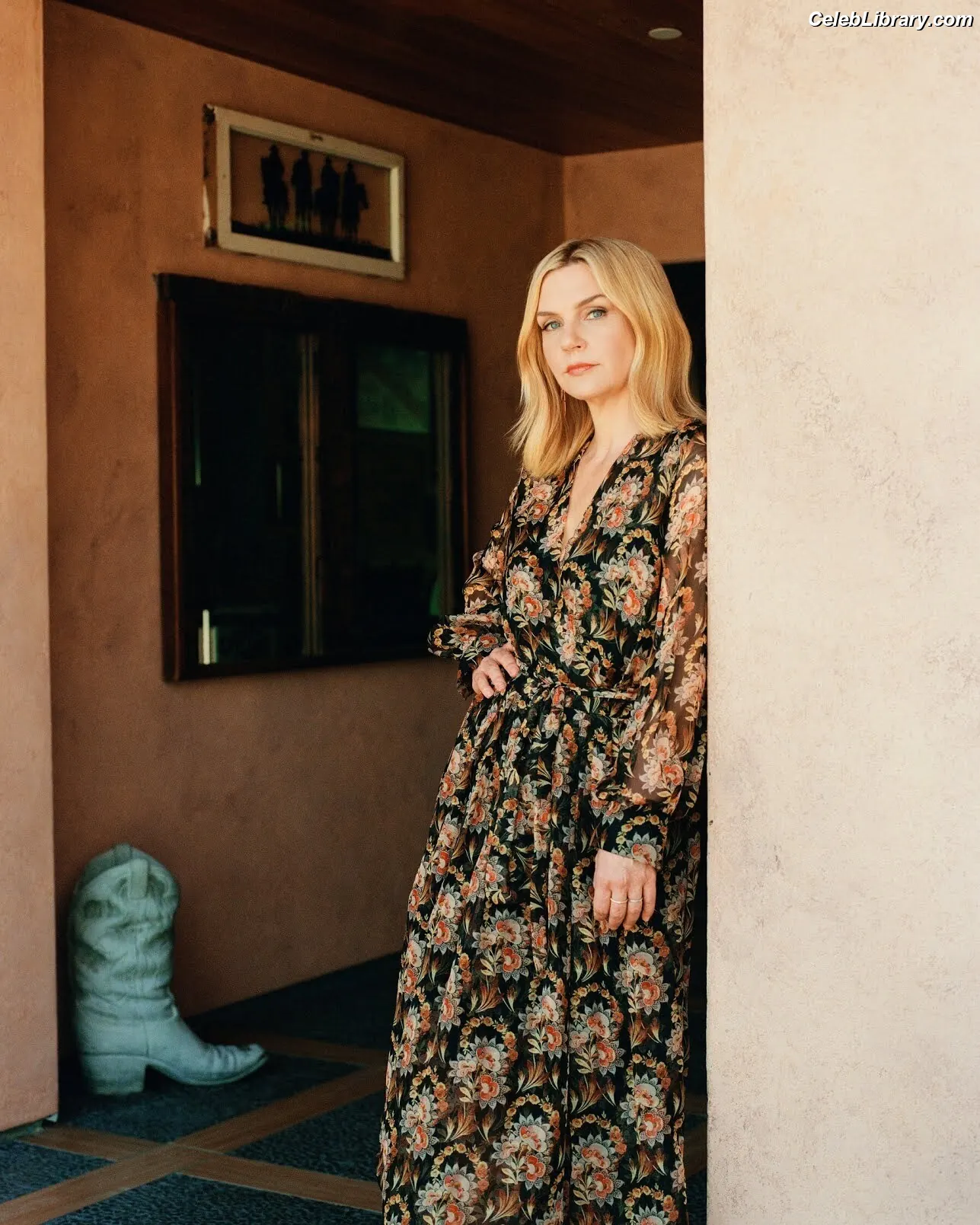 Rhea Seehorn photo 3 of 402