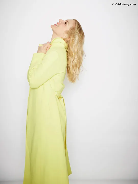 Rhea Seehorn photo 14 of 402