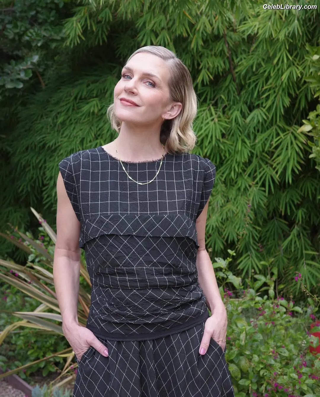 Rhea Seehorn photo 13 of 402