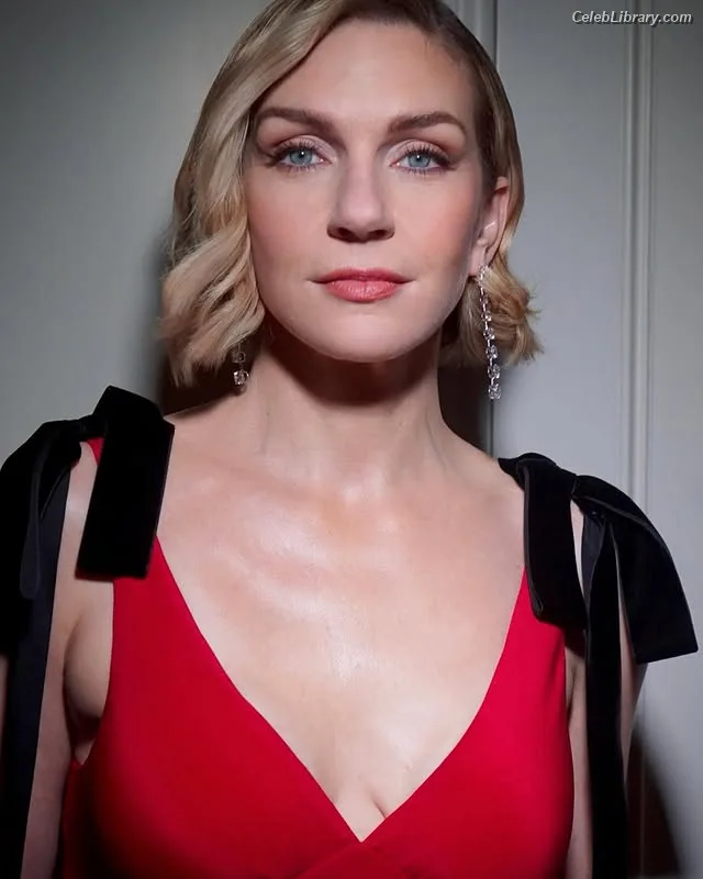 Rhea Seehorn photo 1 of 403