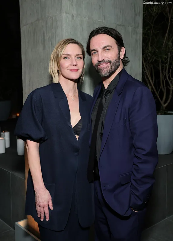 Rhea Seehorn photo 2 of 403